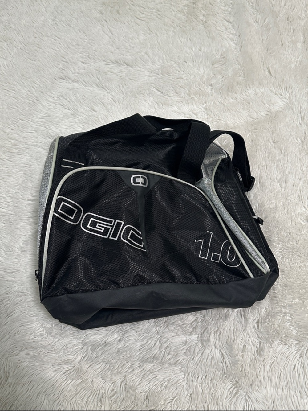 🌴 Ogio Duffle Bag